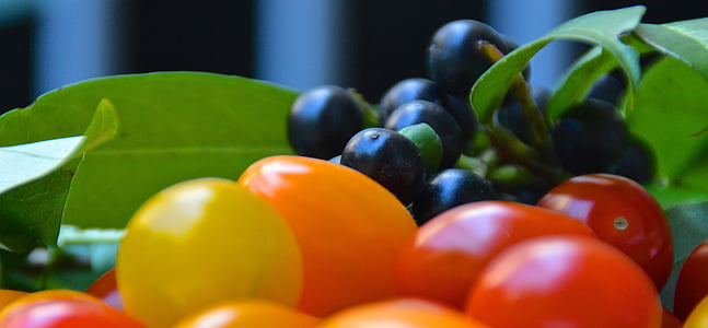 red tomato and grapes thumbnail