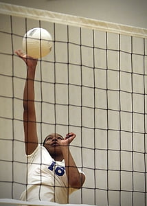 woman playing volleyball thumbnail