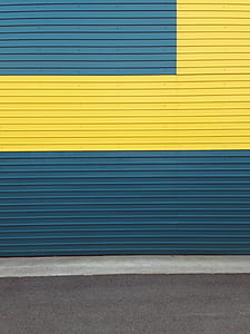 photo of yellow and green garage door thumbnail