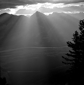 Colin Mountain and Athbasca Valley light from skies thumbnail