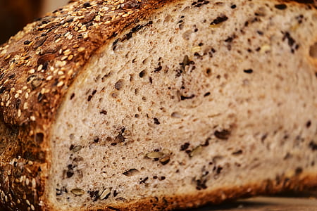 shallow focus photography of bread thumbnail