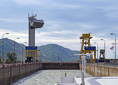 Danube Sluice, High Mountains thumbnail