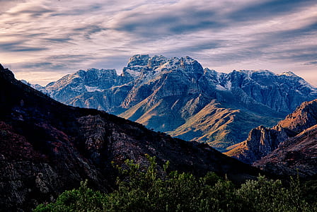 landscape photography of snow-capped mountain ranges thumbnail