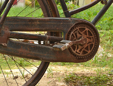 Rusty Bicycle, Vintage Bicycle thumbnail