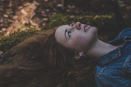portrait photography of woman thumbnail