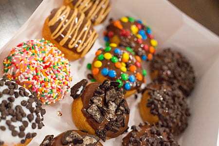 box of doughnuts thumbnail