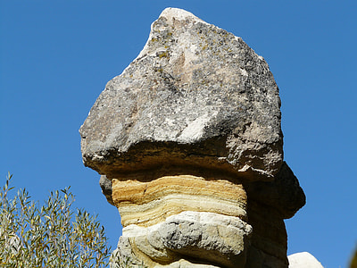 closeup photography of gray rock thumbnail