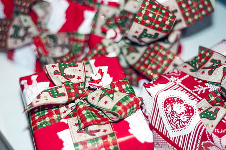 red and white gift box lot thumbnail