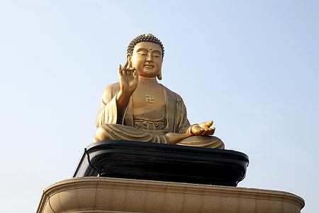 sitting Buddha statue thumbnail