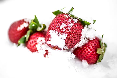 Strawberries on Snow thumbnail