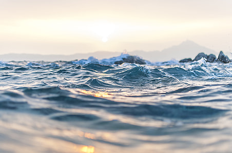 closeup photo of distress water thumbnail
