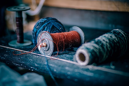 threads on wood thumbnail