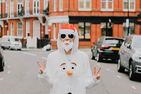 woman doing peace hand sign thumbnail