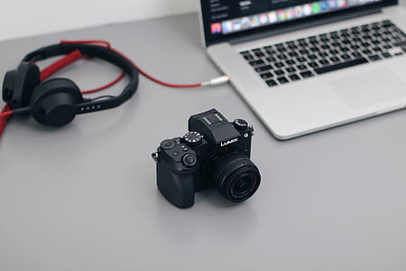 DSLR Camera, MacBook and Headphones thumbnail
