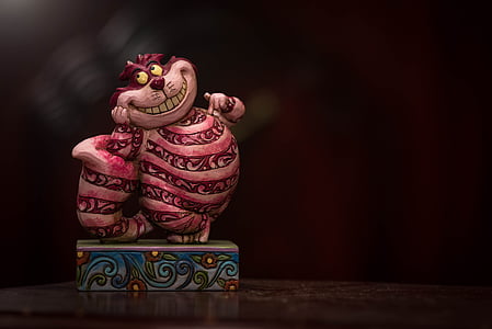 Cheshire cat figurine thumbnail