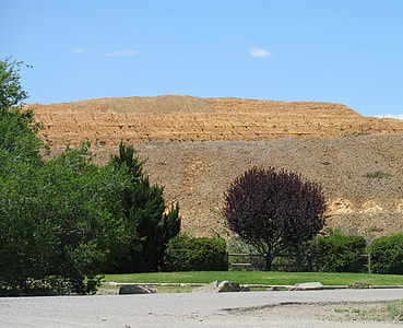 Iron King mine tailings outside of Humboldt in Arizona thumbnail