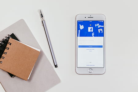 Gold Iphone 6 With Note Pads thumbnail