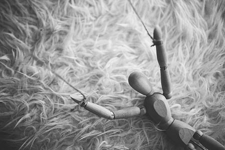manekin tied by rope on the hands thumbnail