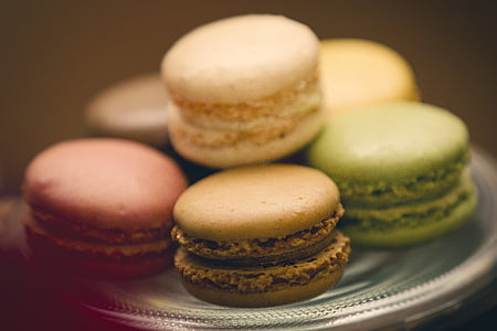 tilt photography of macaroons thumbnail
