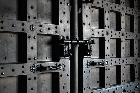graysclae photograph of door gate lock thumbnail