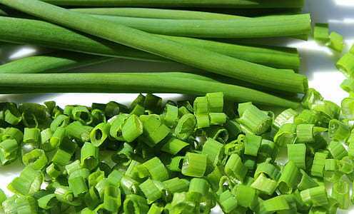 slice scallions thumbnail
