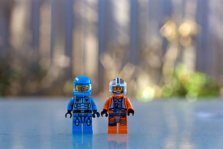 two LEGO characters selective focus photography thumbnail