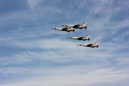 four fighter planes thumbnail
