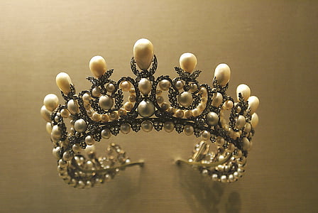 silver-colored and white pearl tiara thumbnail