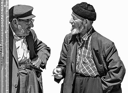 two men standing beside eachother thumbnail