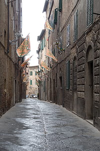 alleyway during daytime thumbnail
