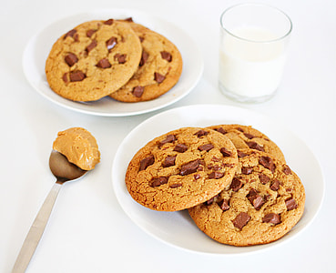 Peanut Butter Chocolate Chip Cookies thumbnail