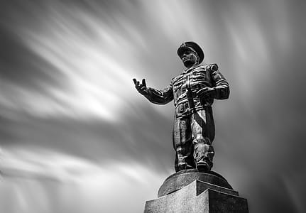 Man Statue thumbnail