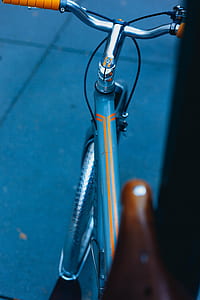 shallow focus photography of gray bicycle thumbnail