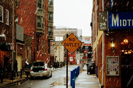 No Outlet signage thumbnail