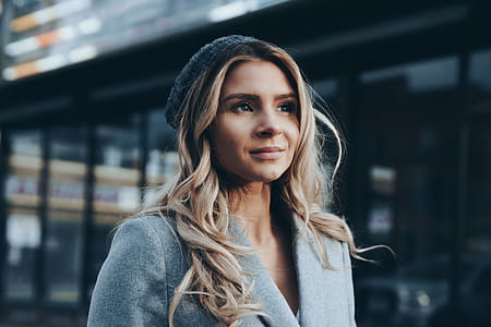 Business Woman In City Photo thumbnail