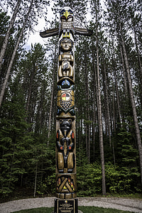 Totem Pole in Algonquin Provincial Park, Ontario thumbnail
