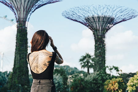 woman looking at Garden by the Bay, Singapore thumbnail