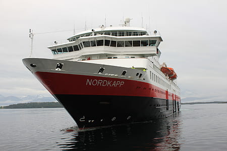 Nordkapp ship on sea thumbnail