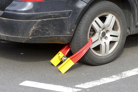 black car red and yellow clamp thumbnail