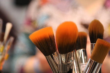 closed-up photo of brown and gray makeup brushes thumbnail