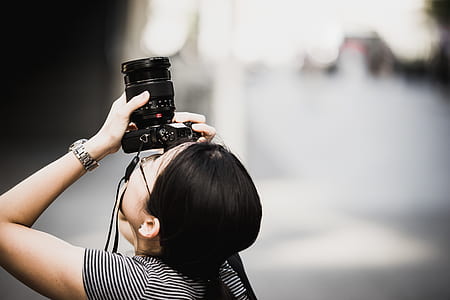 woman taking photography thumbnail