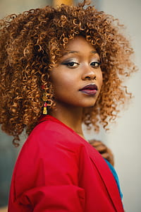 Portrait Photo of Woman thumbnail