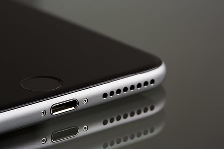 space gray iPhone 6 Plus thumbnail