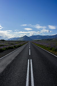 highway heading to mountain thumbnail