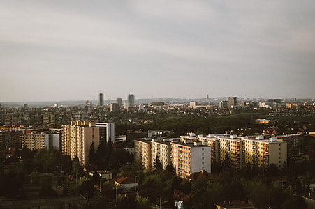 landscape photo of cityscape thumbnail