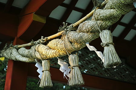 closeup photography of brown hanging decor thumbnail
