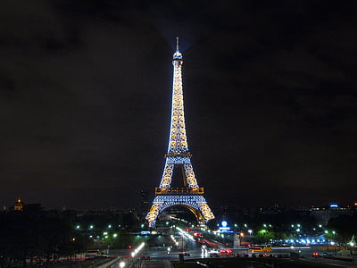 Eiffel tower, Paris on nighttime thumbnail