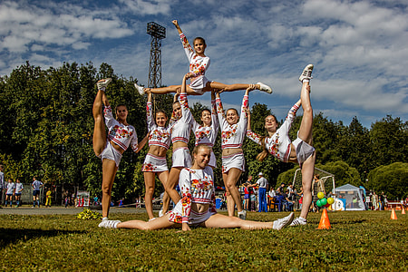 cheerleaders on ground thumbnail