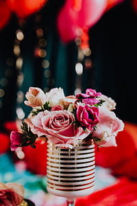 Romantic Valentine’s Day bouquets thumbnail