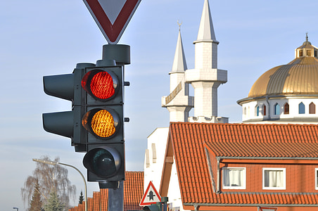 stoplight on red thumbnail